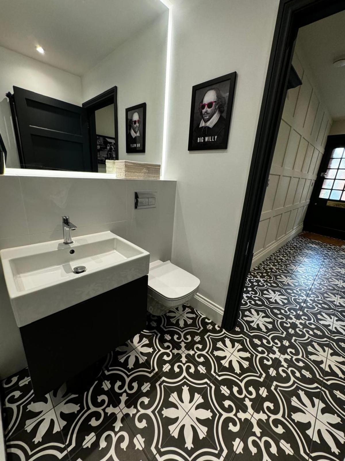 Macbeths Corner High End Luxury Apartment In Centre With Parking Stratford-upon-Avon Extérieur photo