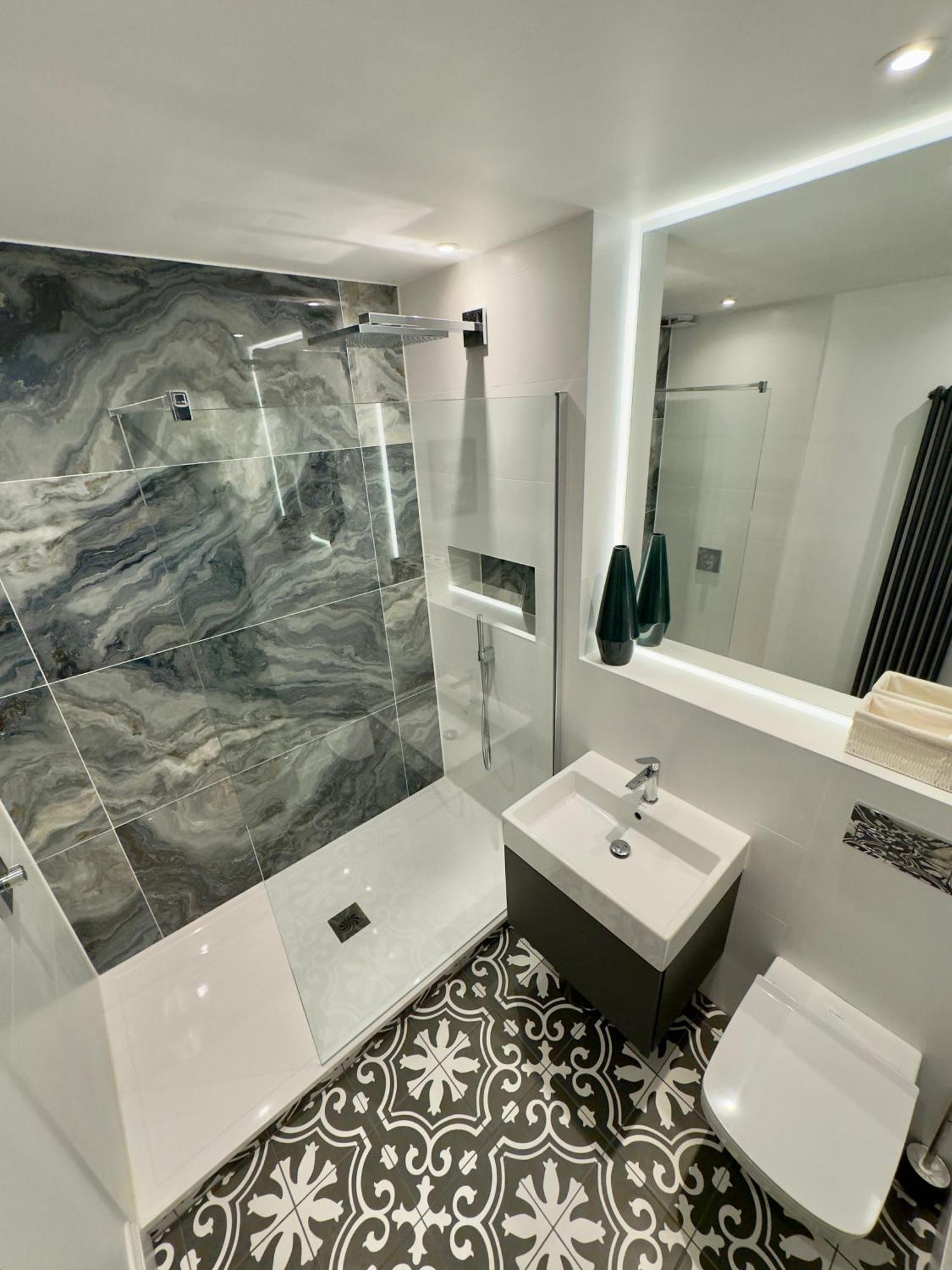 Macbeths Corner High End Luxury Apartment In Centre With Parking Stratford-upon-Avon Extérieur photo